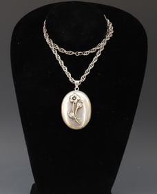 STERLING SILVER LOCKET AND CHAIN