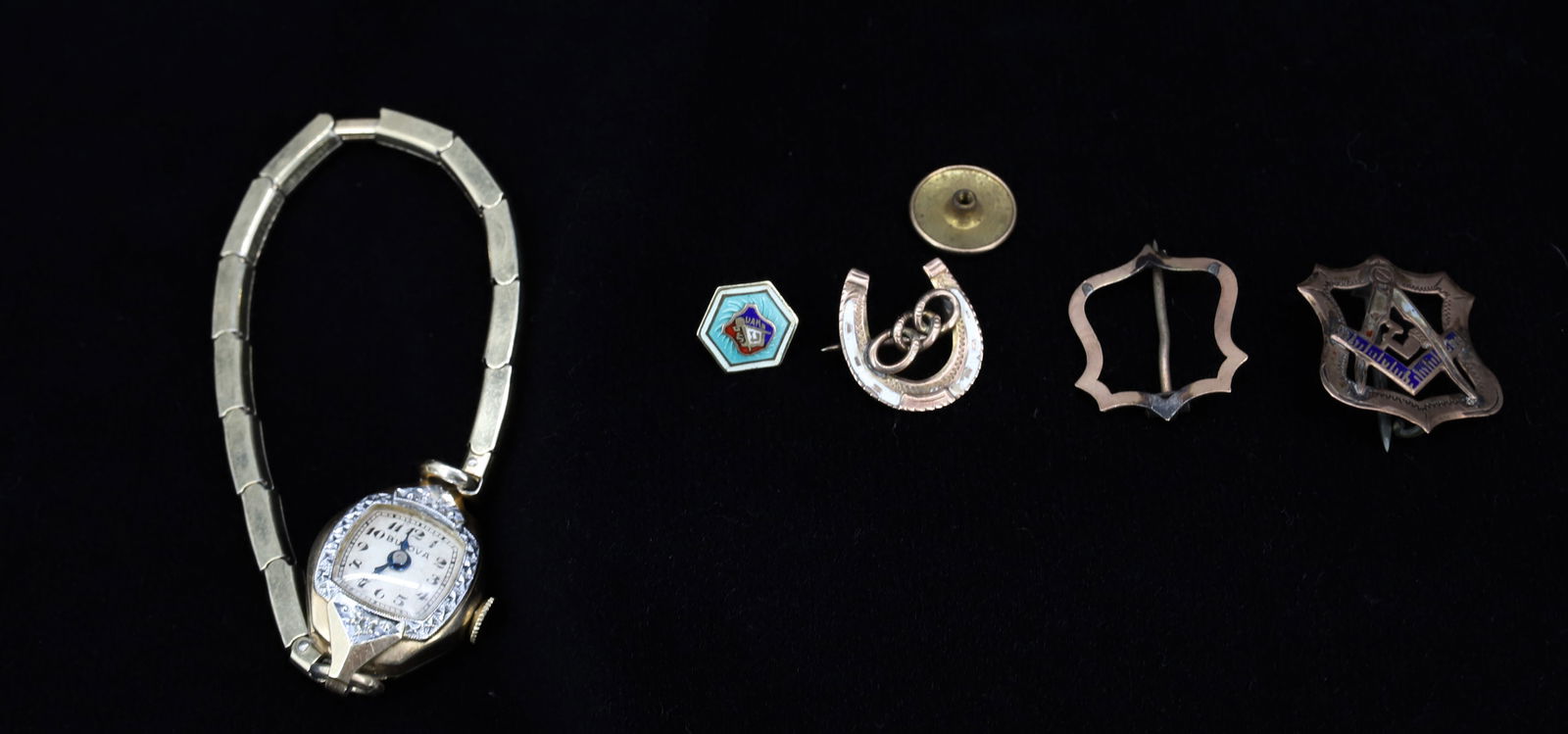 8/10K PINS GOLD FILLED BULOVA: LADIES WATCH BULOVA GOLD FILLED WITH DIAMONDS (4) PINS 8 TO 10K TOTAL WEIGHT 2 DWT 1/2" DIA PLEASE READ CAREFULLY - Terms for Purchasing and Shipping of Auction Items. Please read carefully before bid