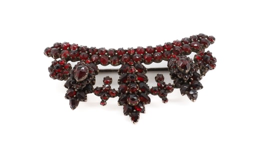 VICTORIAN GARNET BROOCH