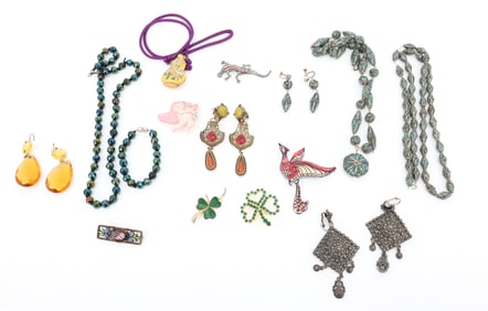 COSTUME JEWELRY LOT