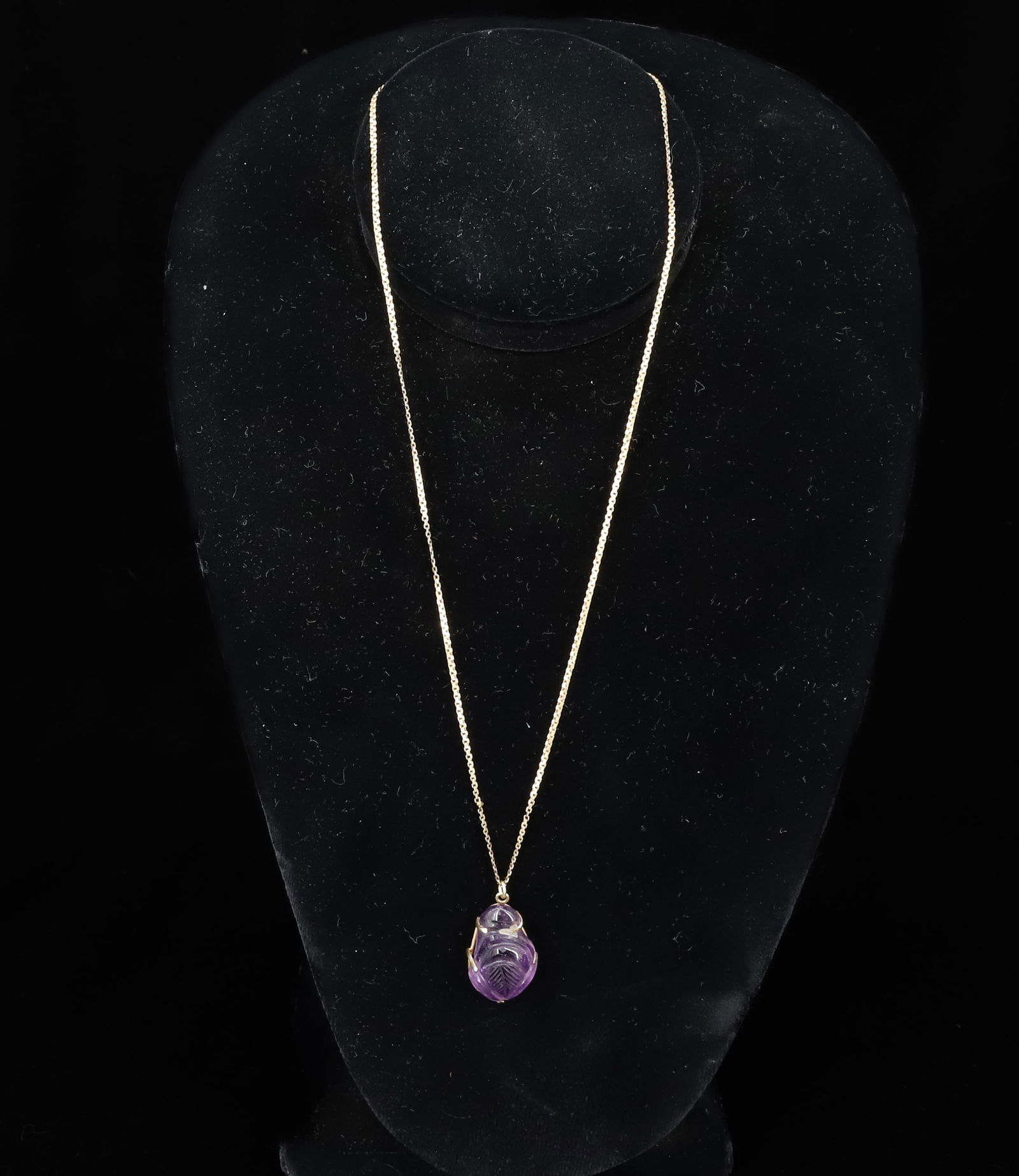 14K GOLD CHAIN CARVED AMETHYST PENDANT (1 of 4)