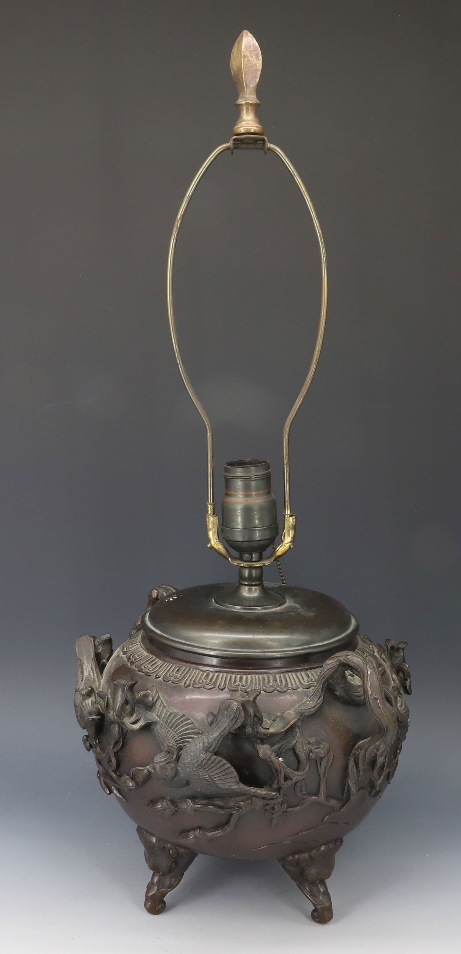 CHINESE BRONZE DECORATIVE POT (1 of 5)