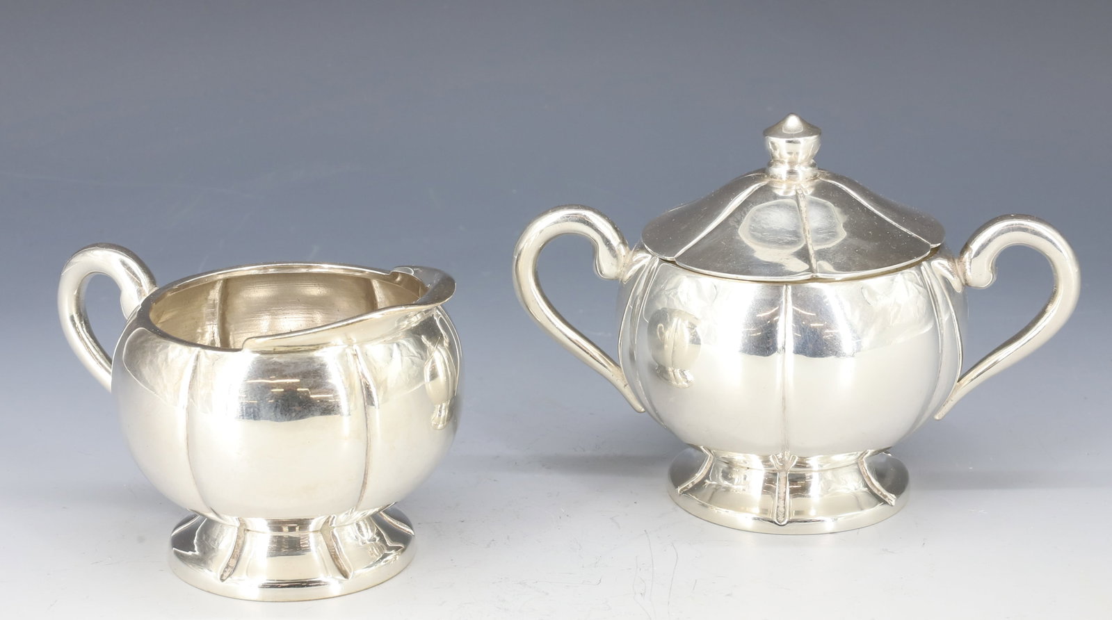 STERLING SILVER SANBORNS SUGAR/CREAMER: MEXICAN SILVER 925 BY SANBORNS SUGAR BOWL AND LID, CREAMER 3 3/4" X 5" TOTAL WEIGHT 14.12 OZT PLEASE READ CAREFULLY - Terms for Purchasing and Shipping of Auction Items. Please read carefully before b