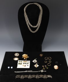COSTUME JEWELRY LOT