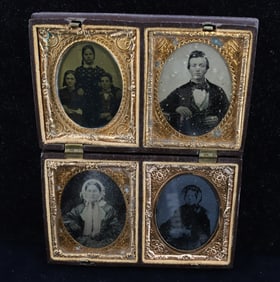 FIGURAL THERMO PLASTIC PHOTO CASE