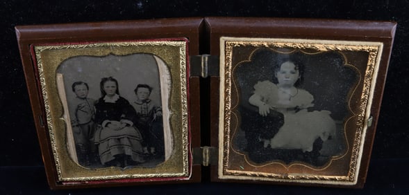 FIGURAL THERMO PLASTIC PHOTO CASE