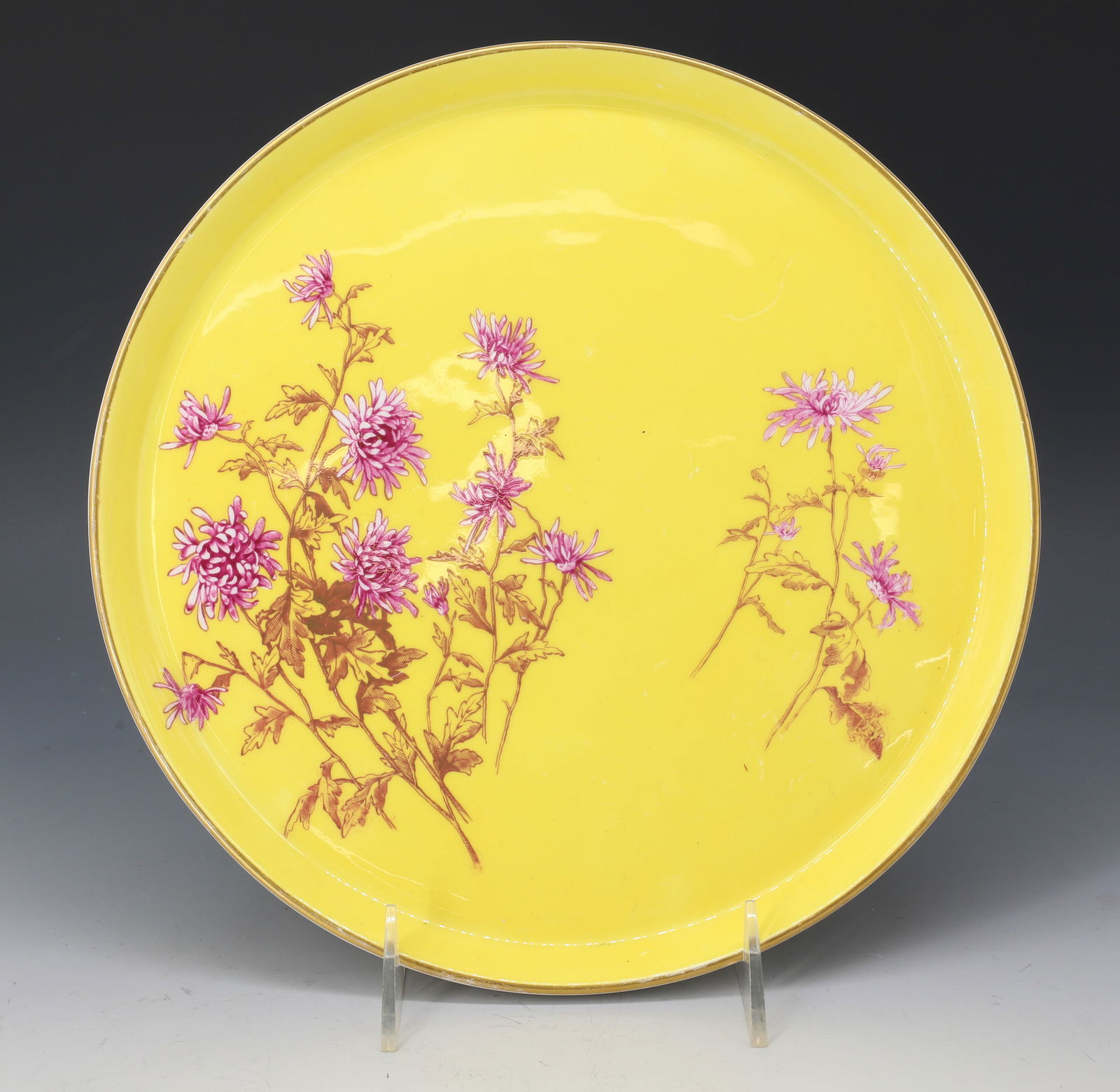ROYAL WORCESTER TAZA 1889: YELLOW BACKGROUND WITH PINK MUMS PINK WORCESTER MARK "O" 1889 1 1/2" X 10" DIA PLEASE READ CAREFULLY - Terms for Purchasing and Shipping of Auction Items. Please read carefully before bidding. Hartzel