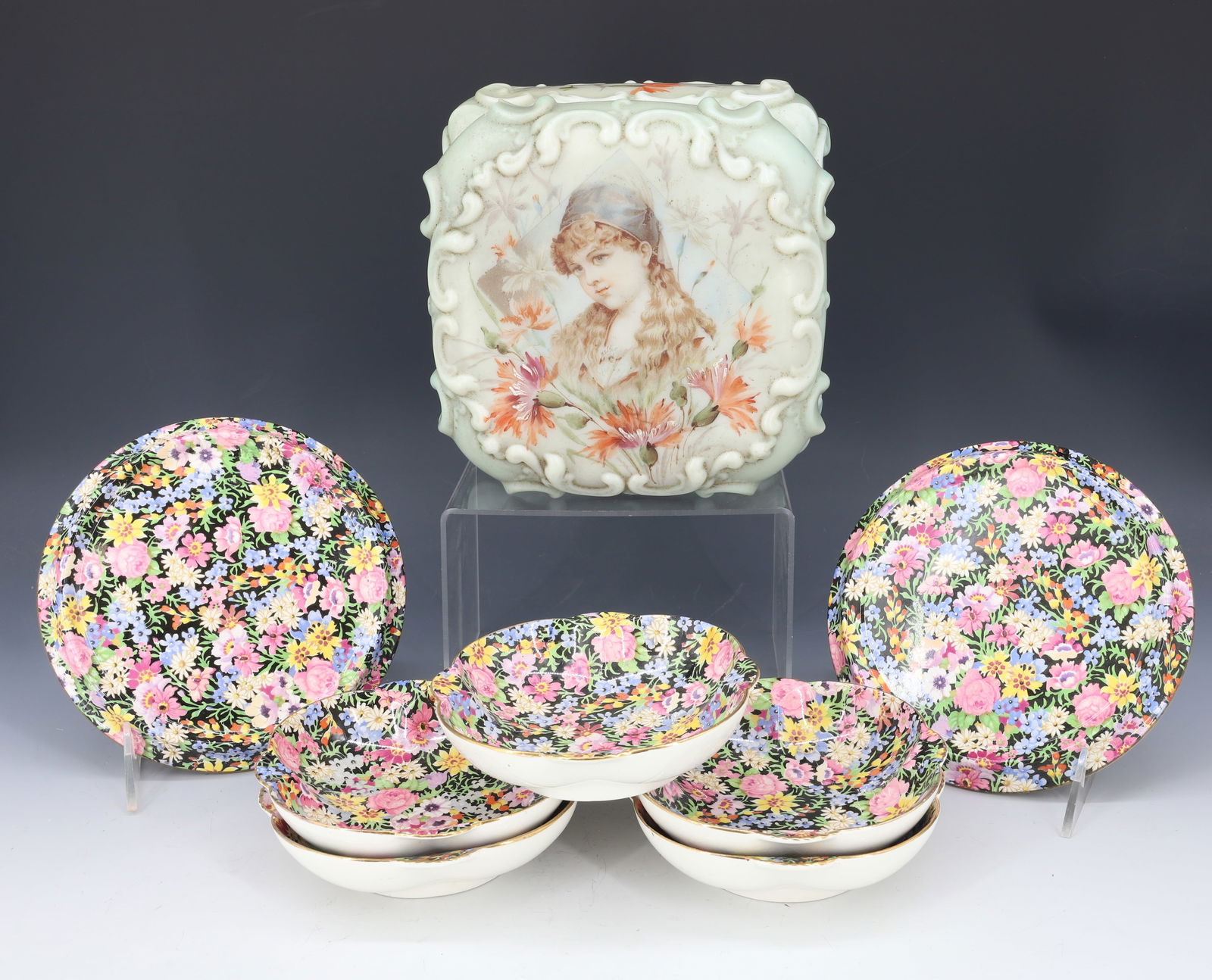 (8) ROYAL WINTON AND WAVE CREST BOX (1 of 10)