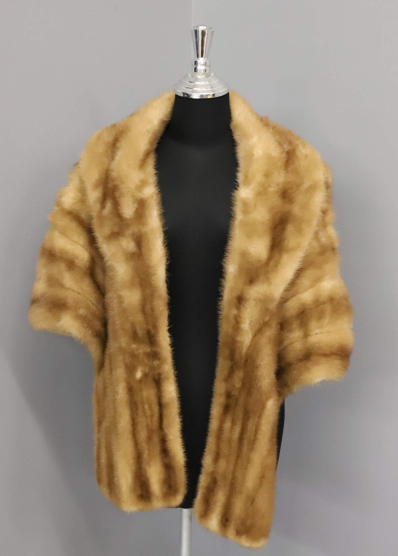 MINK STOLE AND MINK STOLE COAT: BROWN COLORS STOLE 16" X 54" COAT STOLE 20" X 59" PLEASE READ CAREFULLY - Terms for Purchasing and Shipping of Auction Items. Please read carefully before bidding. Hartzell’s Auction Gallery. Hartze