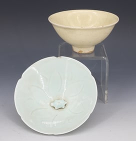 (2) CHINESE PORCELAIN BOWLS