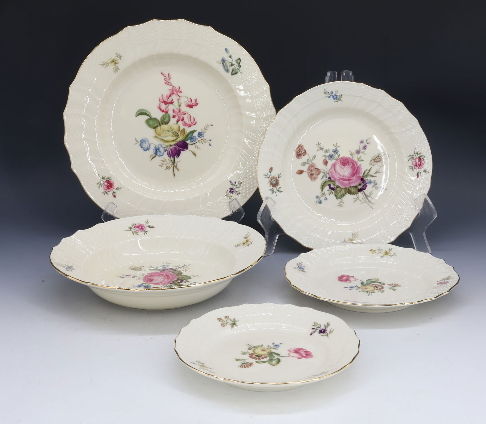 (57) ROYAL COPENHAGEN DINNER SET (1 of 4)