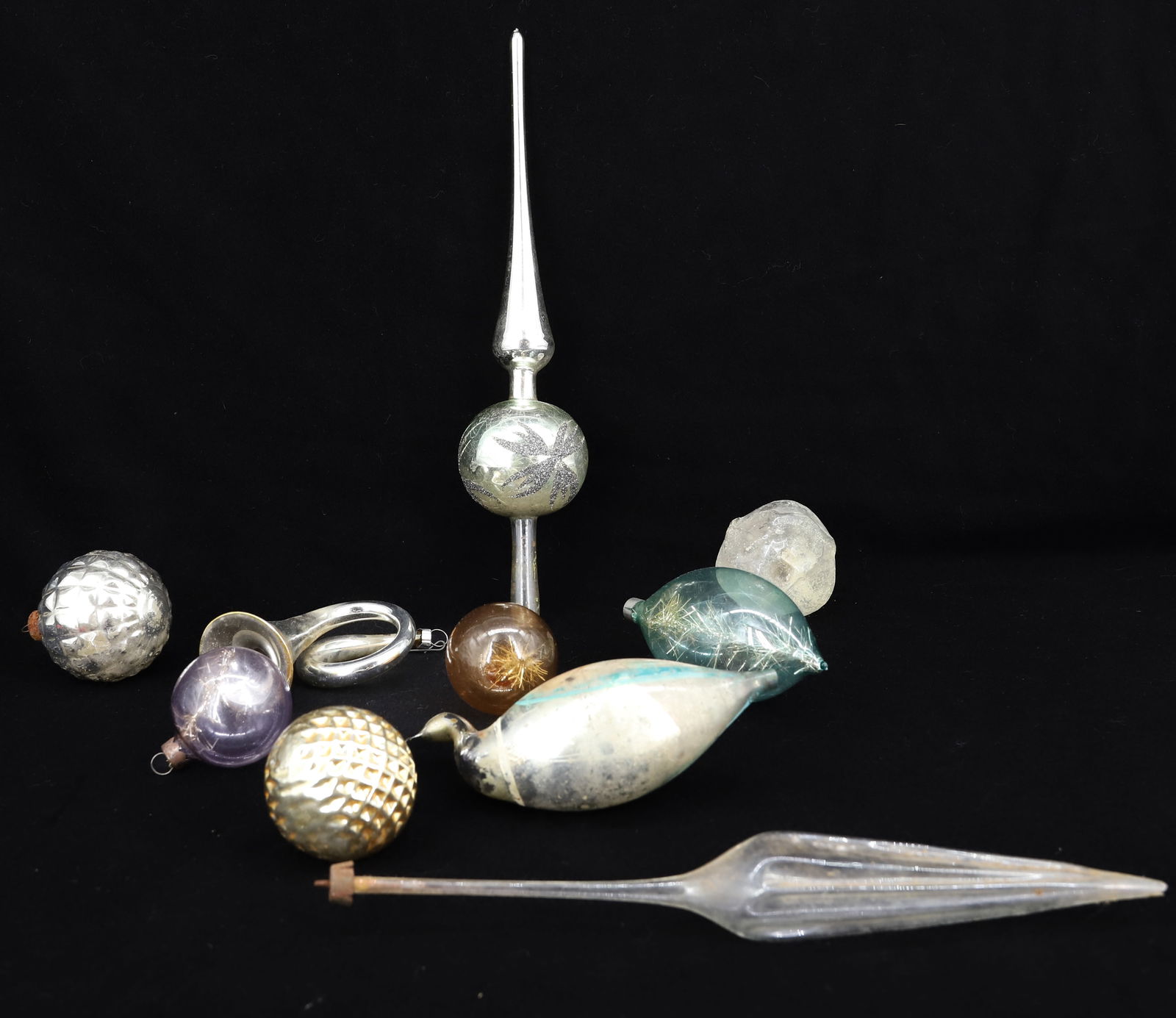 LOT OF VINTAGE CHRISTMAS ORNAMENTS (1 of 6)