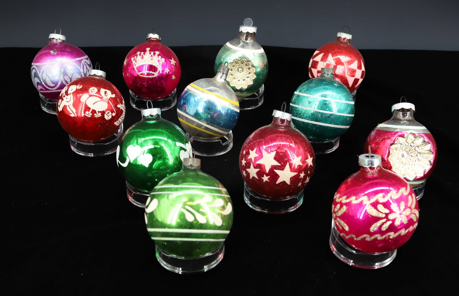 LOT OF VINTAGE CHRISTMAS ORNAMENTS: (12) VARIOUS GLASS BALL ORNAMENTS. SOME MRKD. SHINY BRITE. 2 5/8" D. PLEASE READ CAREFULLY - THIS IS AN ONLINE ONLY AUCTION -Terms for Purchasing and Shipping of Auction Items. Please read carefully b