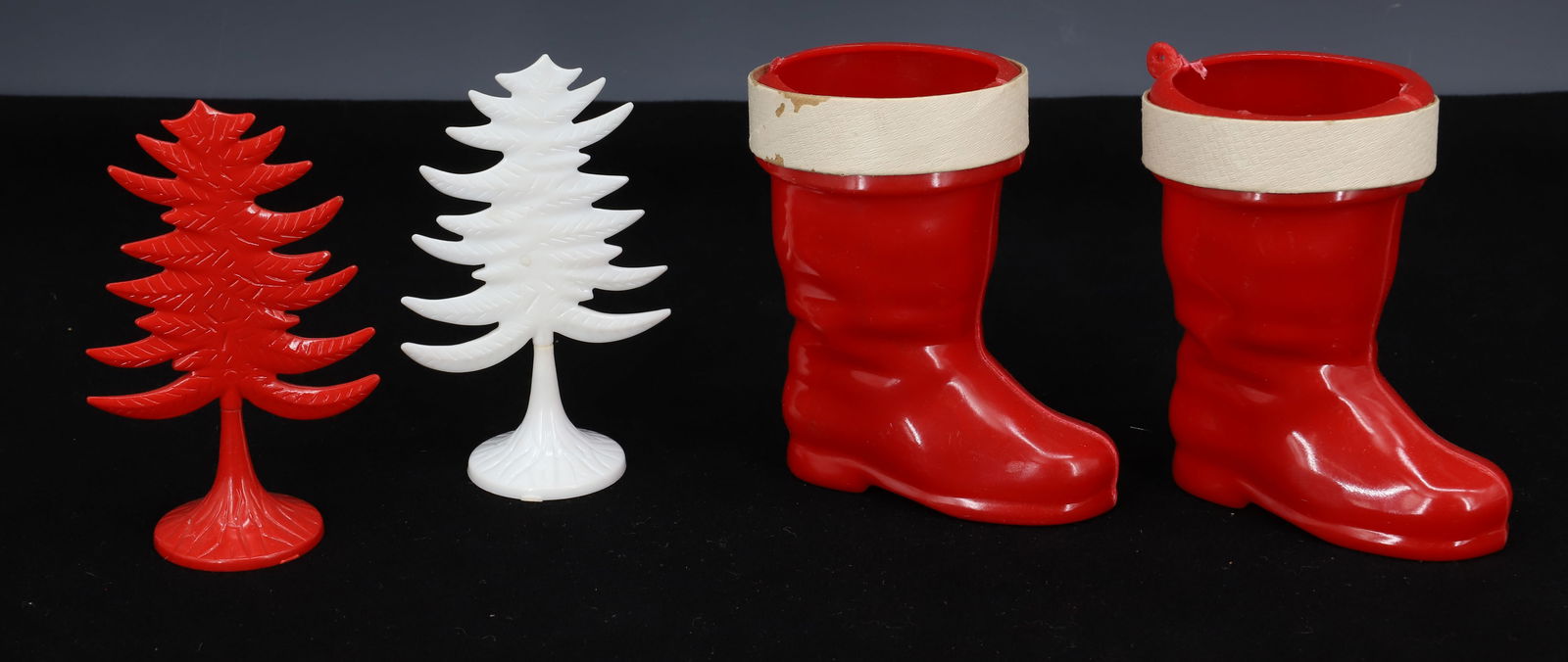 VINTAGE MOLDED PLASTIC BOOTS AND TREES (1 of 4)