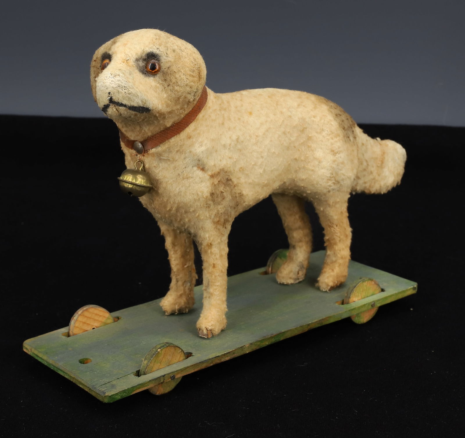 19TH C. DOG ON PLATFORM PULL-TOY (1 of 4)