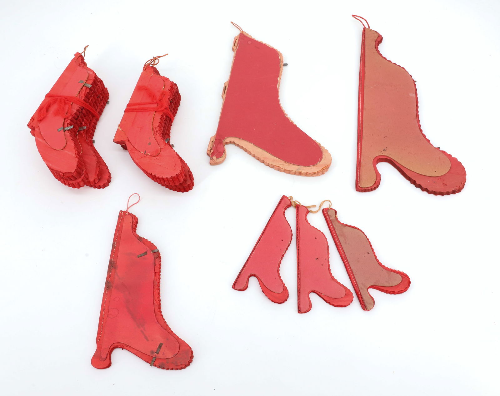 LOT OF HONEYCOMB PAPER CHRISTMAS BELLS: (13) RED BELLS IN VARIOUS SIZES. 5" TO 11" HEIGHT. PLEASE READ CAREFULLY - THIS IS AN ONLINE ONLY AUCTION -Terms for Purchasing and Shipping of Auction Items. Please read carefully before bidding. Har