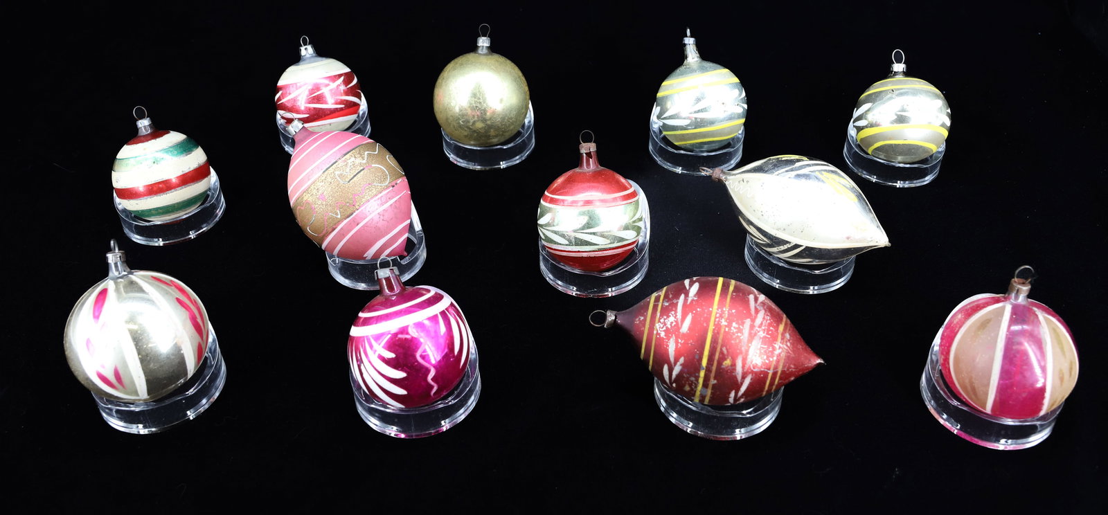 LOT OF VINTAGE GLASS CHRISTMAS ORNAMENTS: (12) VARIOUS COLOR AND SIZES. SOME MRKD. CZECHOSLOVAKIA AND SOME UNMARKED. LARGEST 3 1/2" H. PLEASE READ CAREFULLY - THIS IS AN ONLINE ONLY AUCTION -Terms for Purchasing and Shipping of Auction Items.