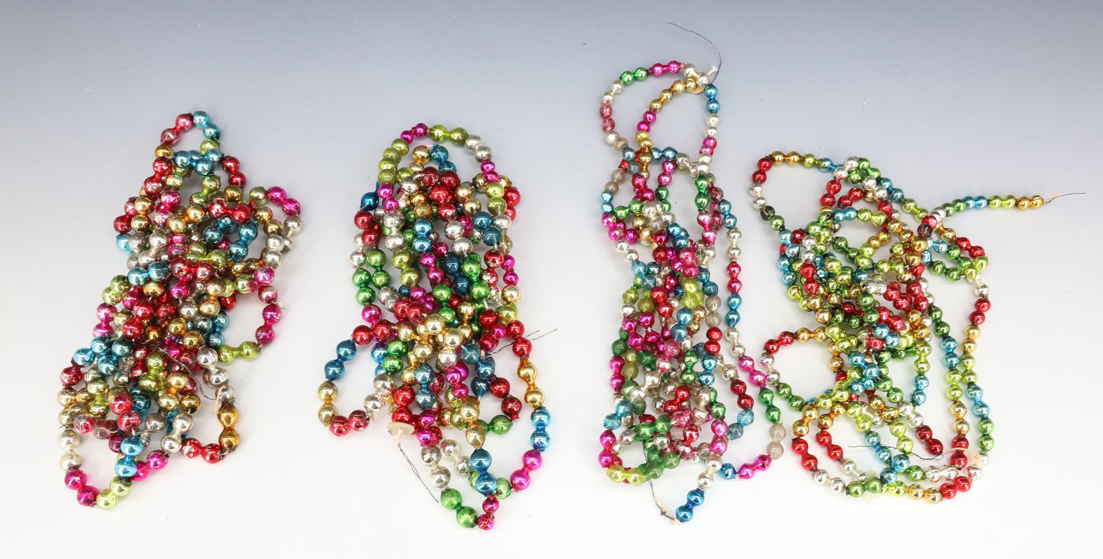 LOT OF VINTAGE GLASS CHRISTMAS TREE BEADS, GARLAND (1 of 2)