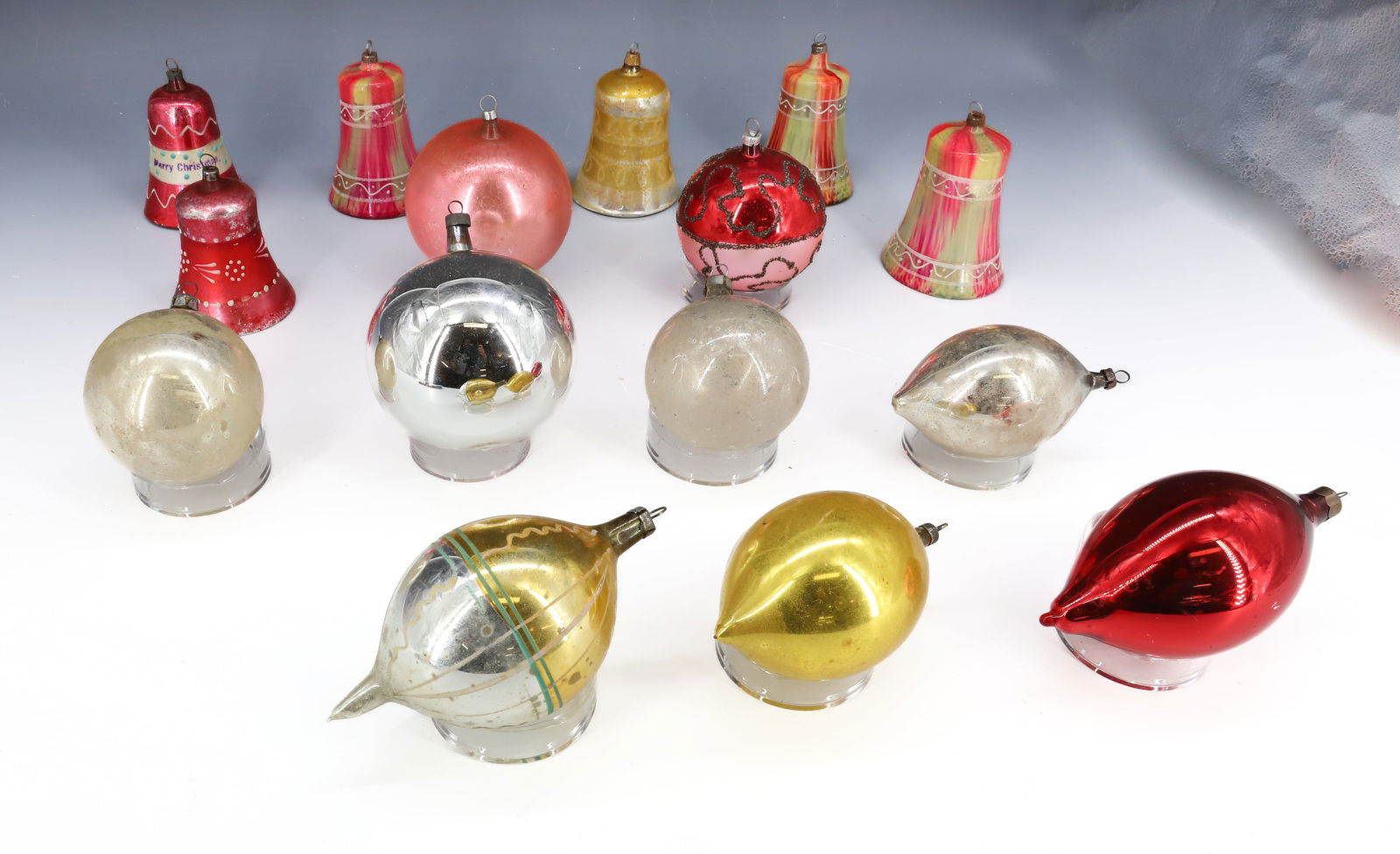 LOT OF VINTAGE GLASS CHRISTMAS ORNAMENTS (1 of 3)