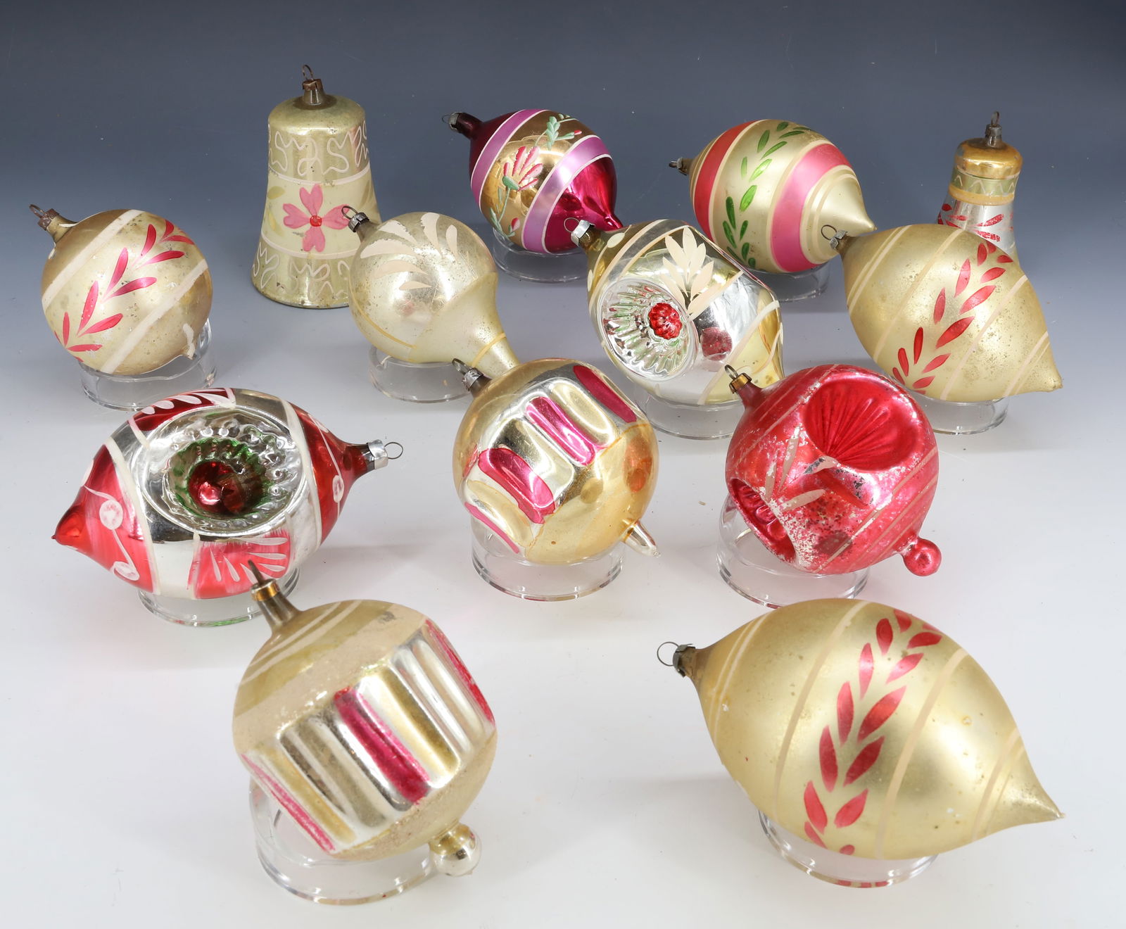 LOT OF VINTAGE GLASS CHRISTMAS ORNAMENTS (1 of 4)