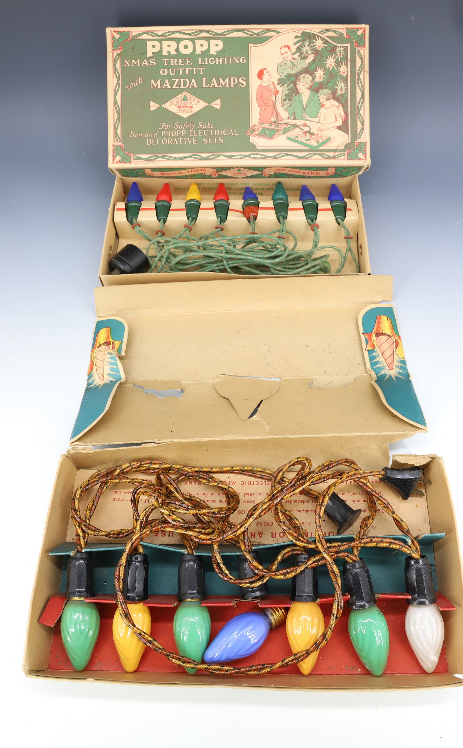 (2) ORIGINAL BOXES OF CHRISTMAS TREE LIGHTS (1 of 5)