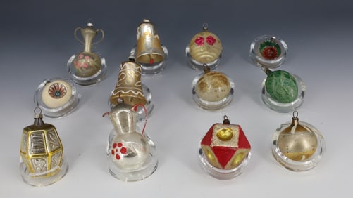 LOT OF VINTAGE CHRISTMAS ORNAMENTS