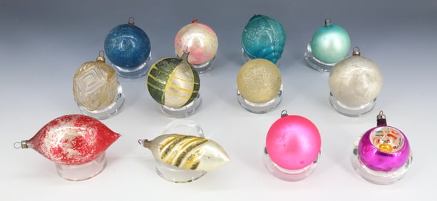 LOT OF VINTAGE CHRISTMAS ORNAMENTS