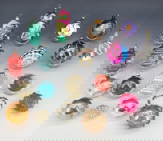 LOT OF VINTAGE CHRISTMAS ORNAMENTS