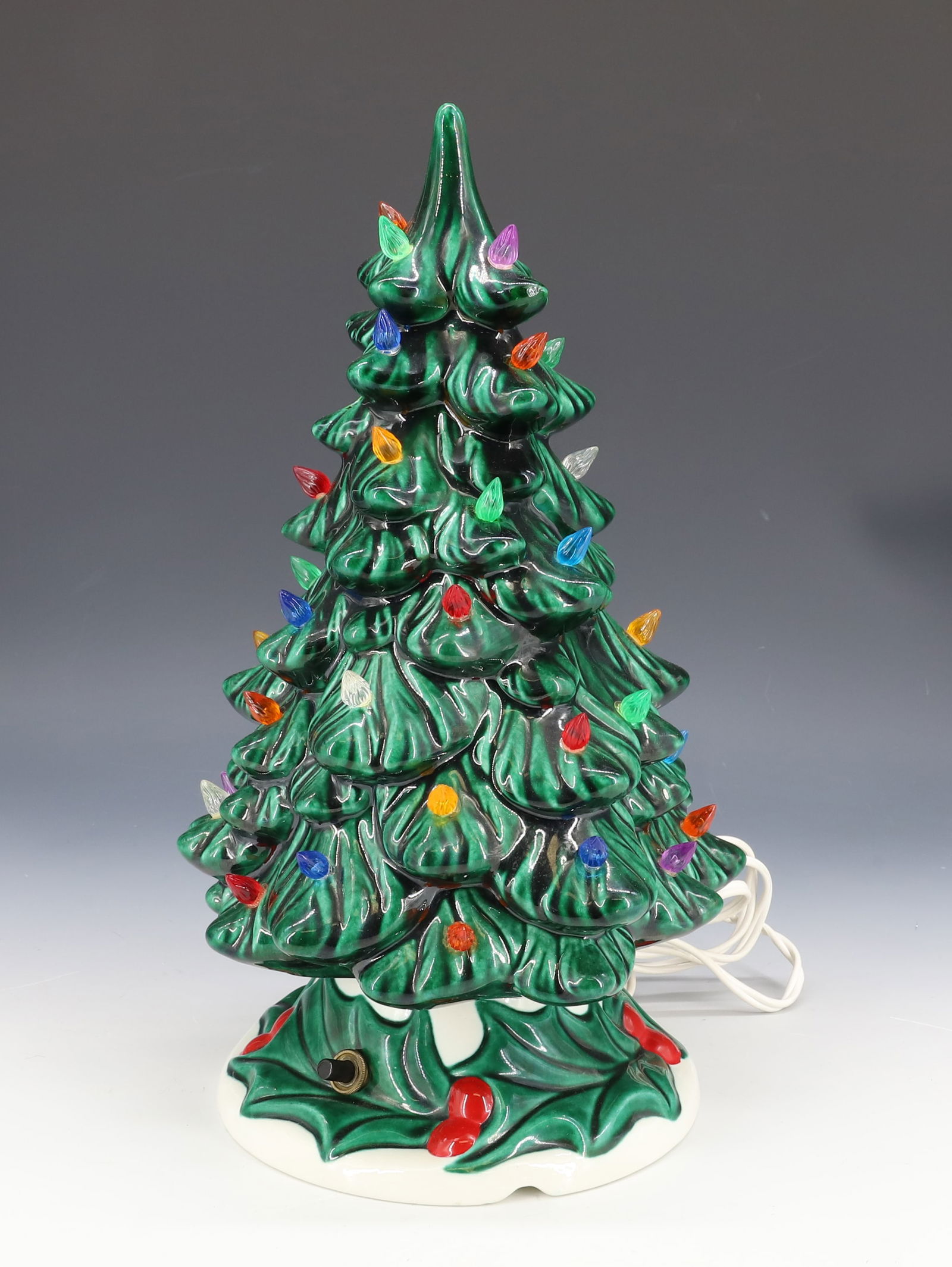 VINTAGE GREEN CERAMIC CHRISTMAS TREE (1 of 6)