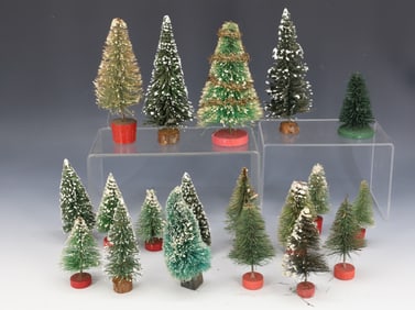 LOT OF BOTTLE BRUSH CHRISTMAS TREES