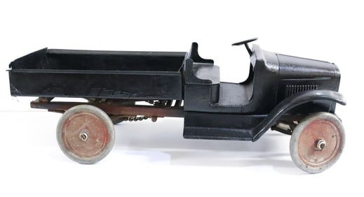 BUDDY "L" PRESSED STEEL DUMP TRUCK