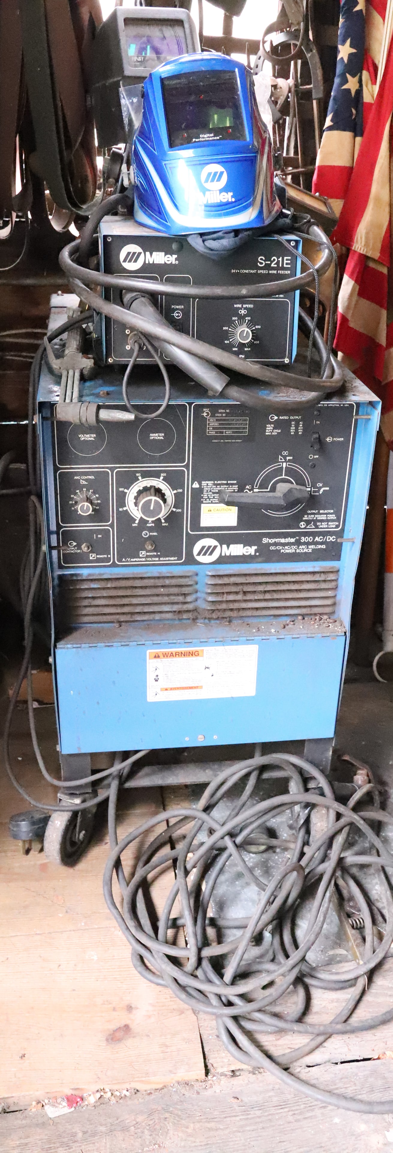 MILLER SHOPMASTER 300 AC/DC WELDER WITH MILLER S-21E SPEED WIRE FEEDER MIG WELDER (1 of 6)