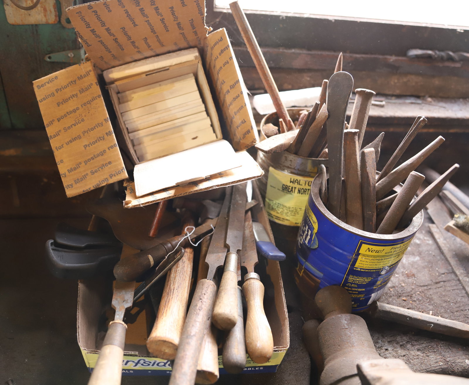 LOT OF TOOLS (1 of 4)