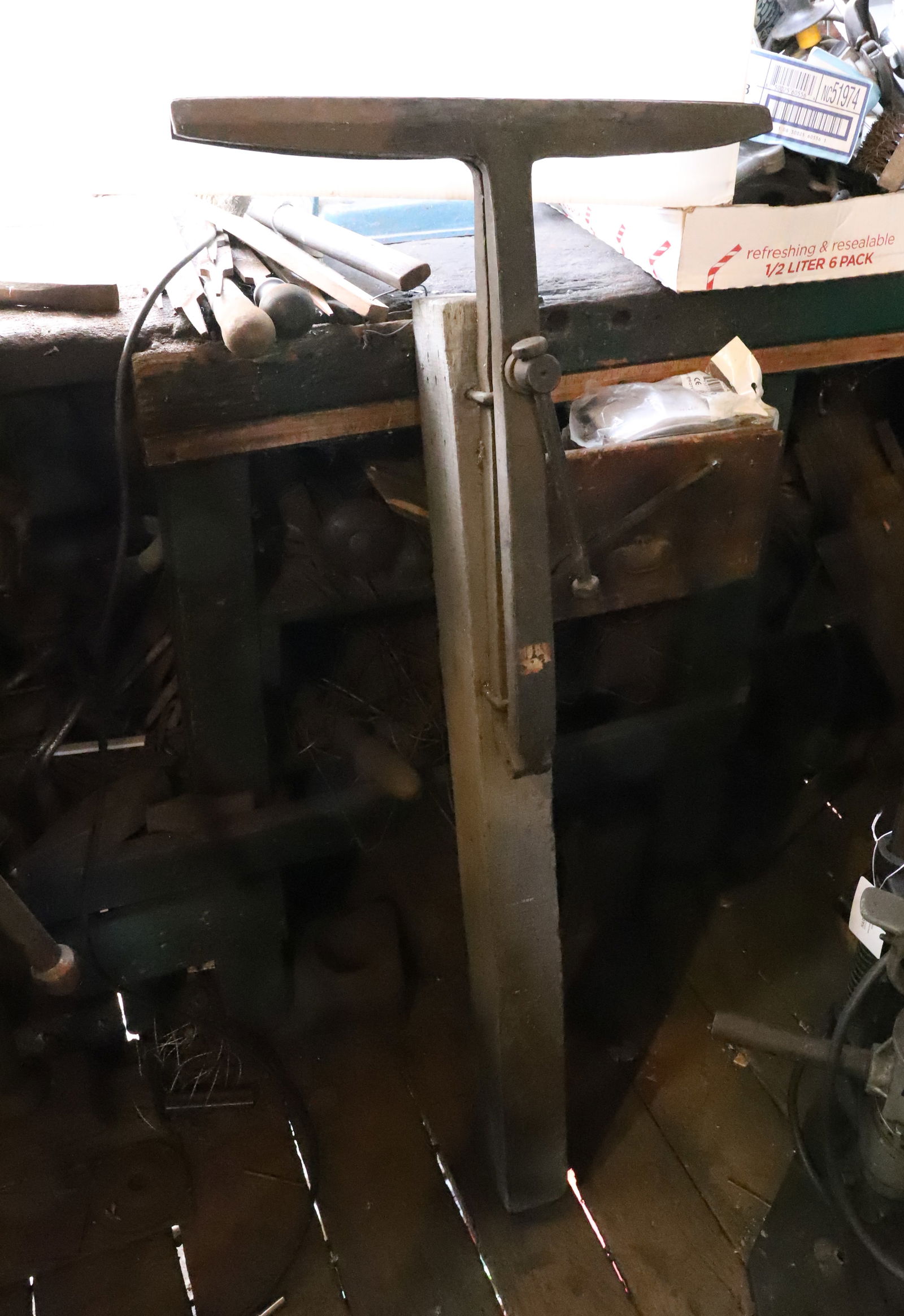 ANTIQUE SAW VISE (1 of 2)