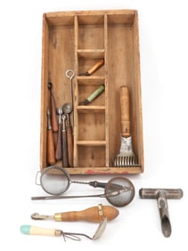 LOT OF KITCHEN UTENSILS AND CORKSCREWS