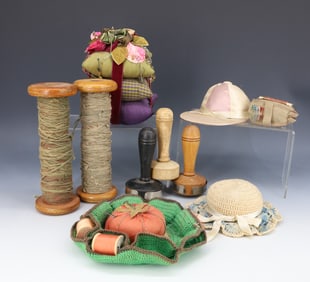 LOT OF VINTAGE SEWING ITEMS