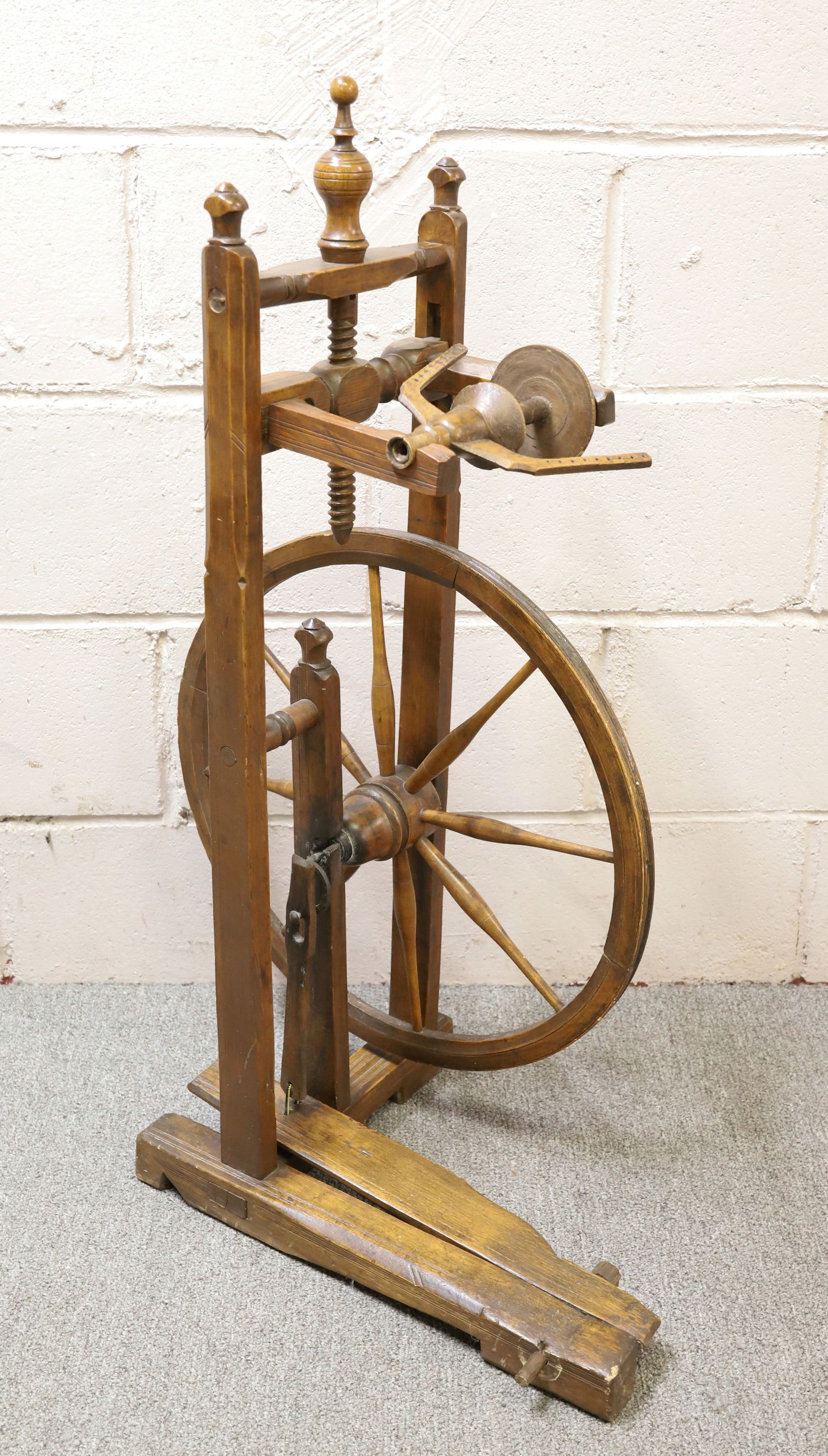 ANTIQUE UPRIGHT / CASTLE SPINNING WHEEL (1 of 5)