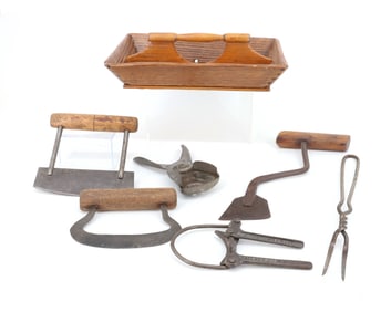 LOT OF KITCHEN TOOLS AND CARRIER