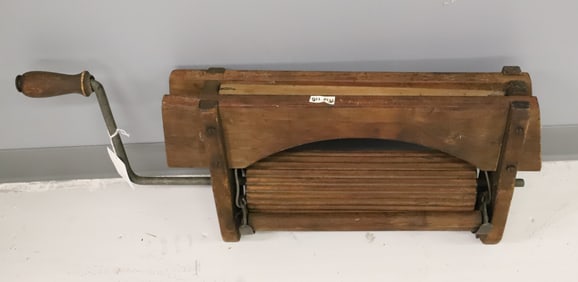 EARLY WOODEN WASHER WRINGER