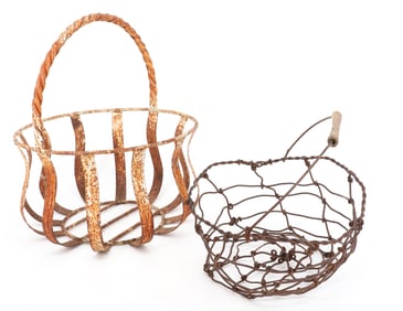 PAINTED METAL AND WIRE BASKET