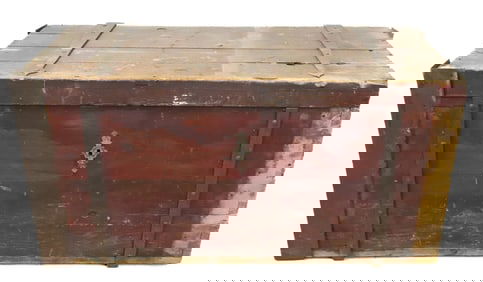 ANTIQUE WOODEN TRUNK