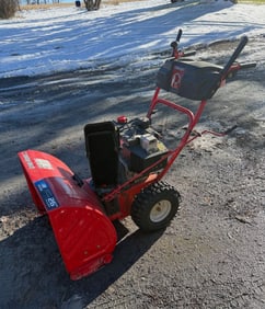 TROY-BILT STORM 8526 SNOW BLOWER