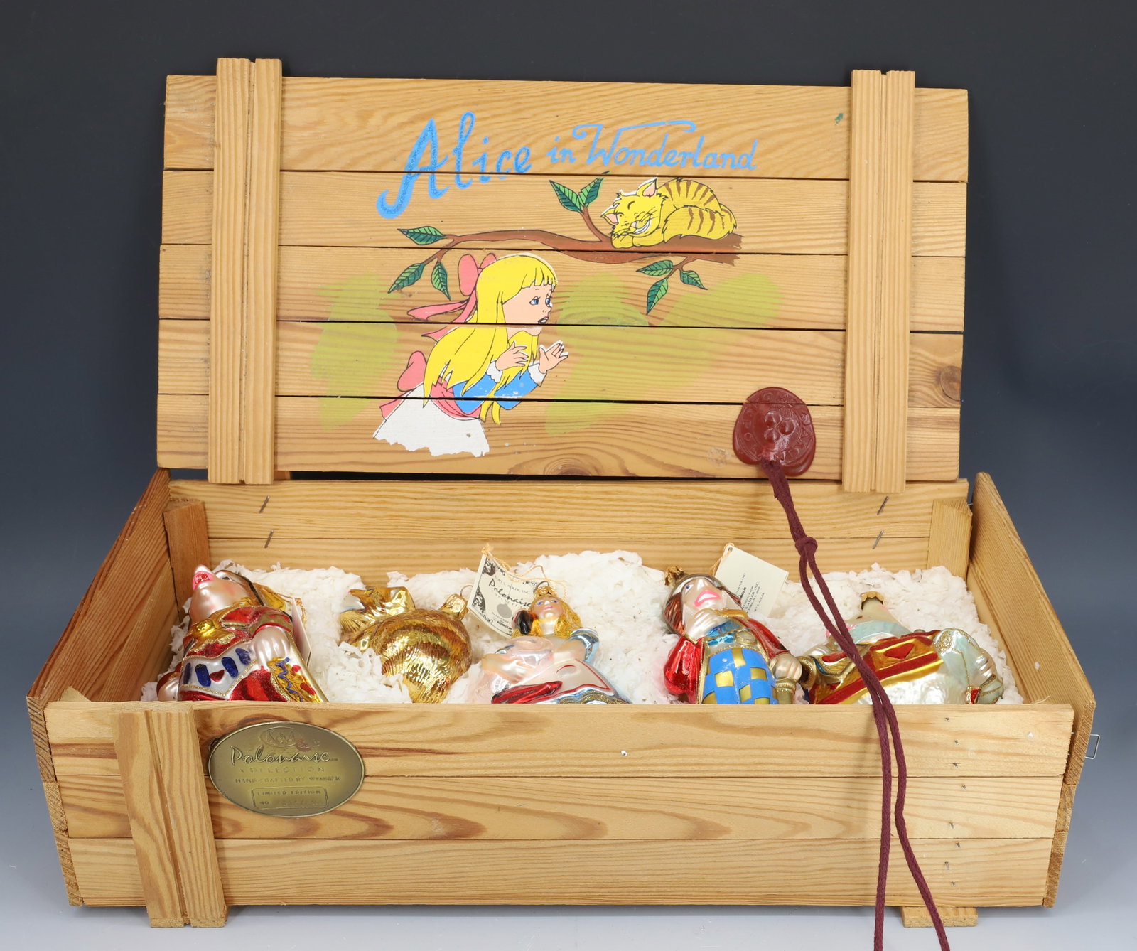 KURT ADLER "ALICE IN WONDERLAND" ORNAMENT SET: POLONAISE COLLECTION AND HANDCRAFTED BY KOMOZIA IN POLAND. FIVE ORNAMENTS IN ORIGINAL CRATE. 1685/7500 LIMITED EDITION. PLEASE READ CAREFULLY - Terms for Purchasing and Shipping of Auction Items. Plea