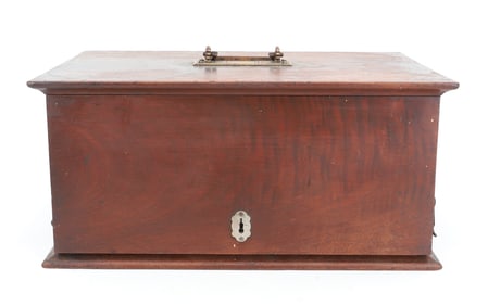 WOODEN LIDDED BOX WITH DRAWERS, CHESS SET