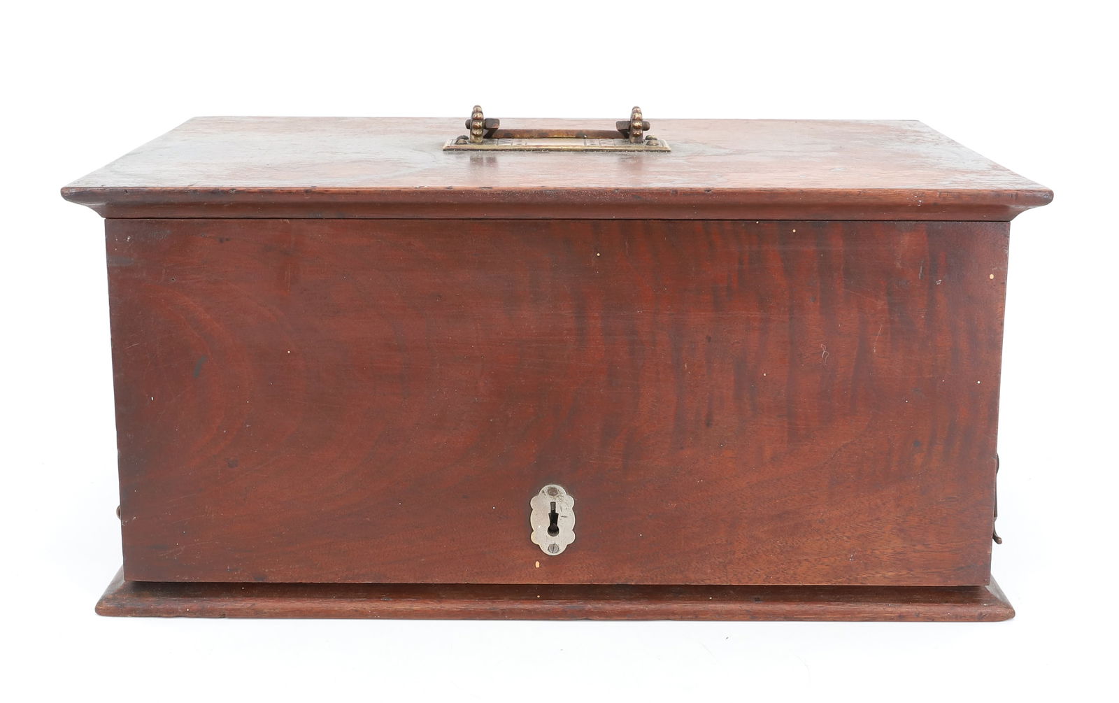 WOODEN LIDDED BOX WITH DRAWERS, CHESS SET: HINGED / RETRACTABLE LID REVEALING FOUR DRAWERS. BRASS EASTLAKE-STYLE HANDLE. 32-CHESS PIECES AND VARIETY OF POKER CHIPS. BOX IS 7" X 15 1/4" X 10 1/4". PLEASE READ CAREFULLY - Terms for Purchasing an