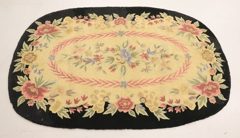 VINTAGE OVAL HOOKED RUG