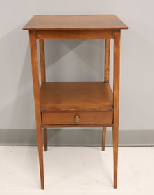 ONE-DRAWER SIDE TABLE