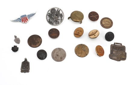 LOT OF MILITARY PINS AND BUTTONS