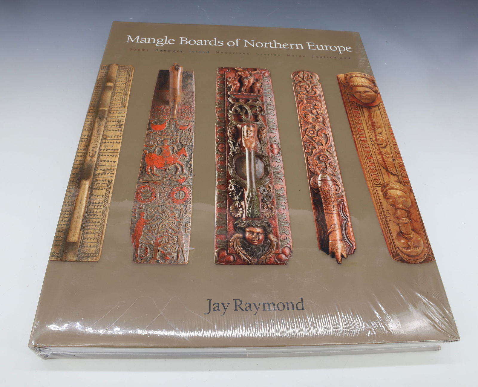 MANGLE BOARDS OF NORTHERN EUROPE BOOK: REFERENCE BOOK BY RAYMOND. PUBLISHED 2015. BRAND NEW, SEALED IN PLASTIC. PLEASE READ CAREFULLY - Terms for Purchasing and Shipping of Auction Items. Please read carefully before bidding. Hartzell̵