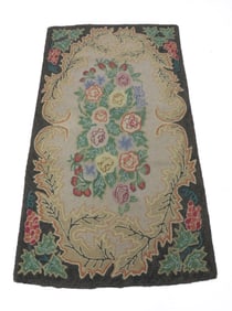 VINTAGE HOOKED RUG